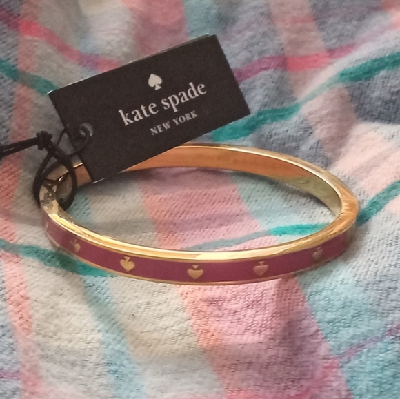 Kate Spade New York 'Spot the Spade' Enamel Hinged Bangle Bracelet - Picture 9 of 10